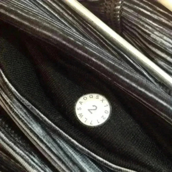 Lululemon train times 25" leggings sz 2 - Picture 7 of 7